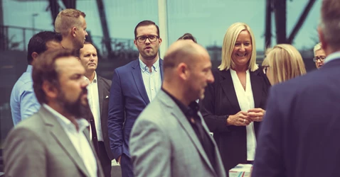 employees-outside employees-outside